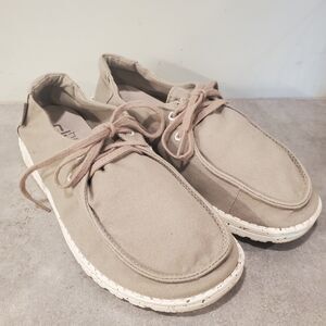 Hey Dude Wendy Women’s Slip On Canvas Shoes Size 8 Gray Taupe EUC